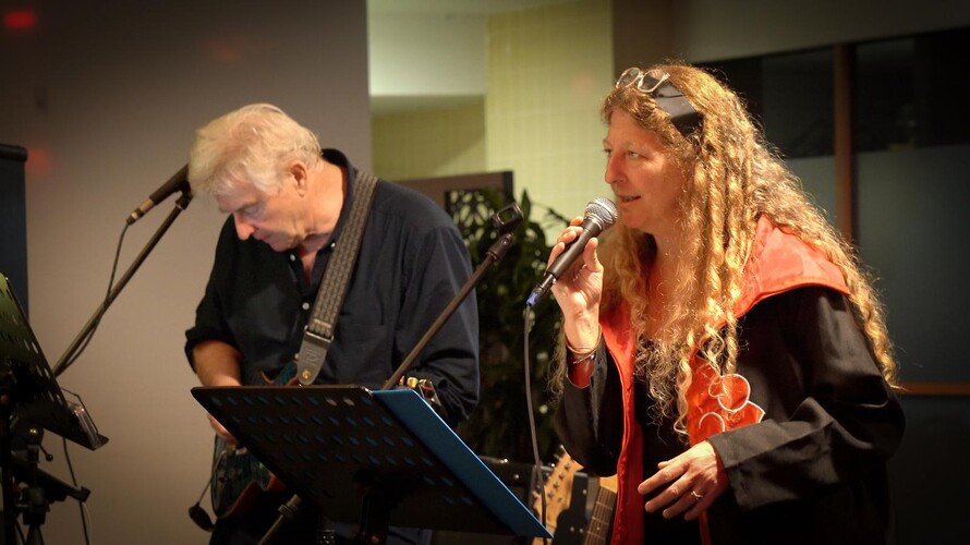 The CEOs Band, cover band in Newcastle, photo 3