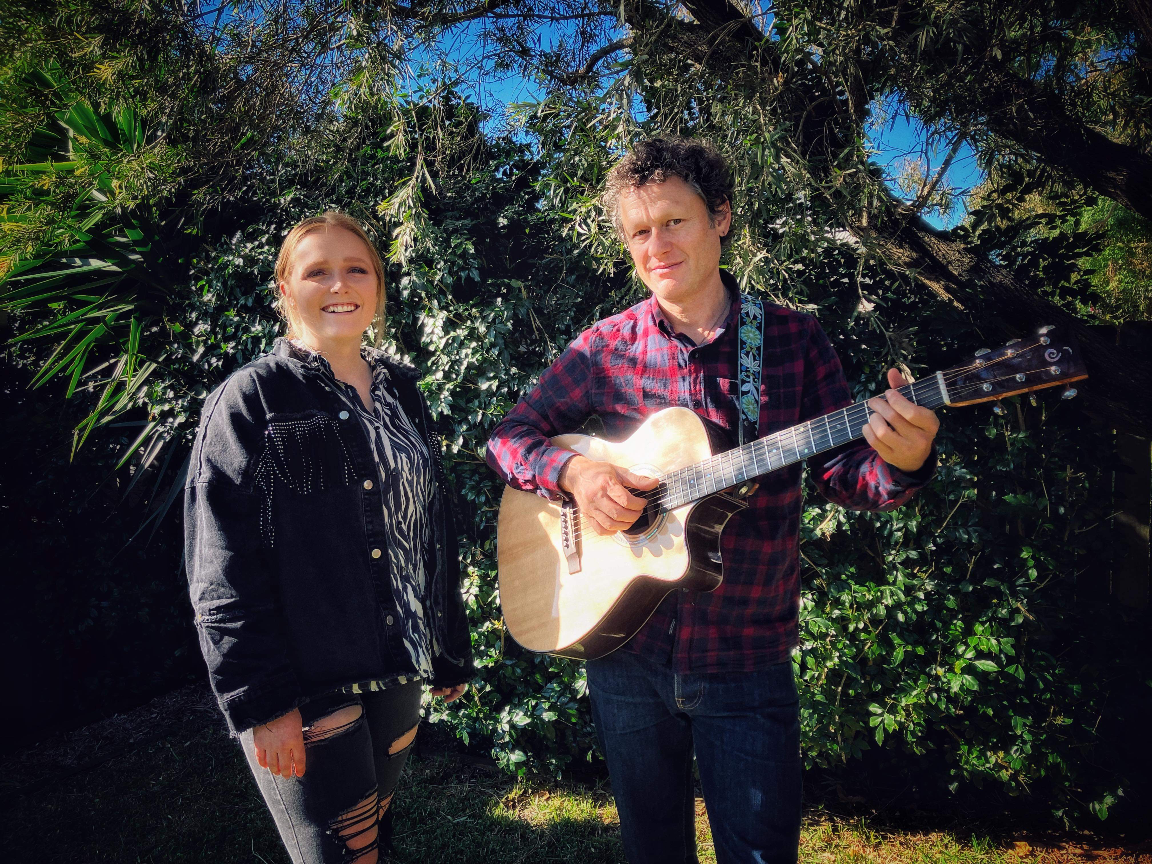 Splashing Mood, musical duo in Newcastle