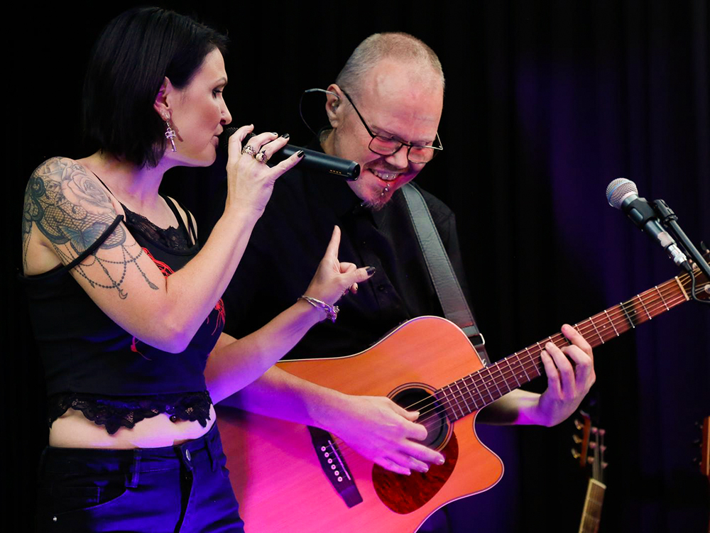 Raven, musical duo in Nowra, photo 2