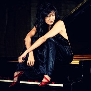 Van-Anh, entertainer in NSW