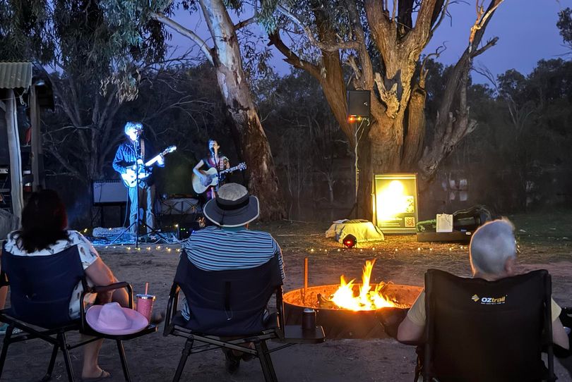 Mem Davis Duo, wedding band in Wollongong