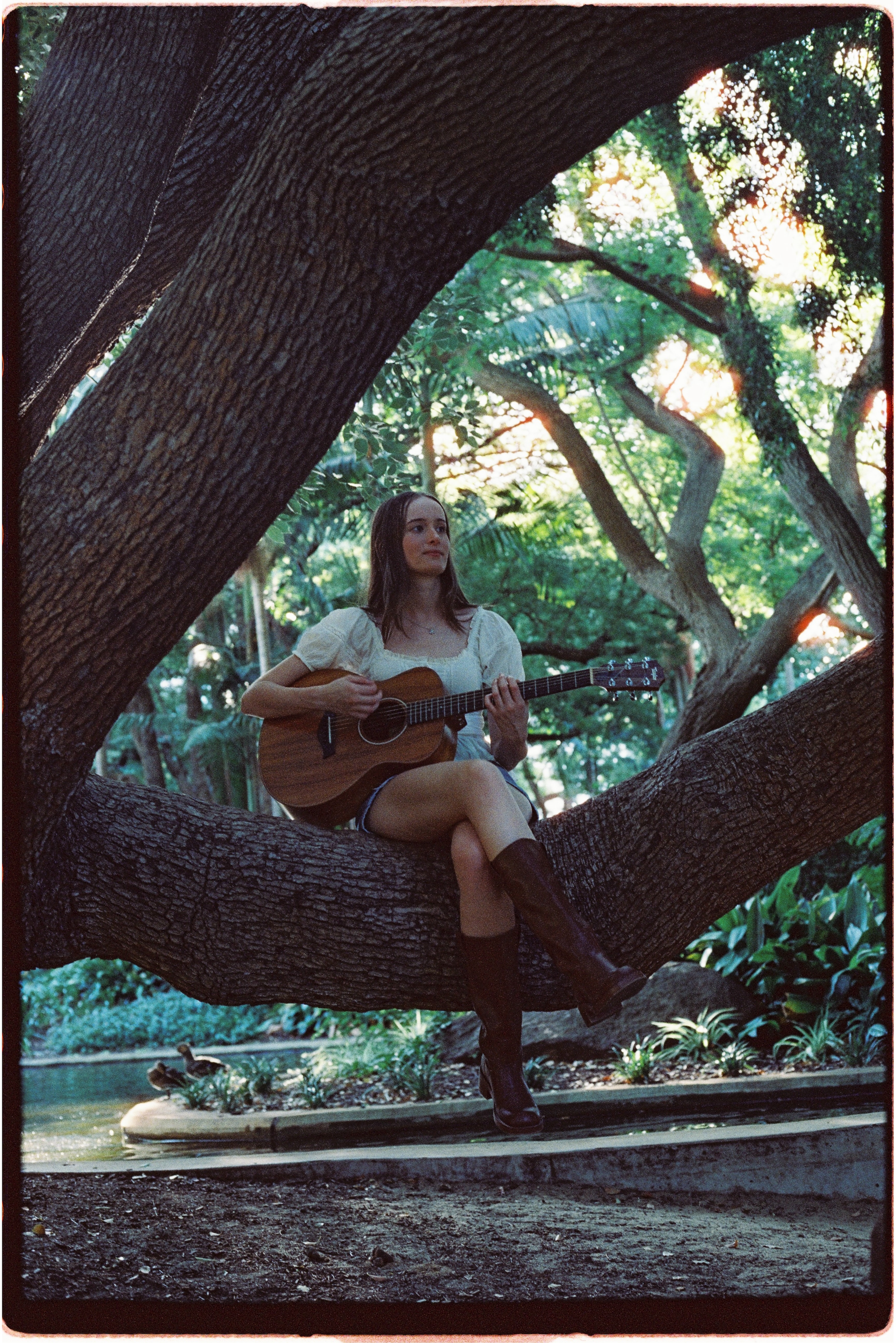 Anika Louise, singer in Perth