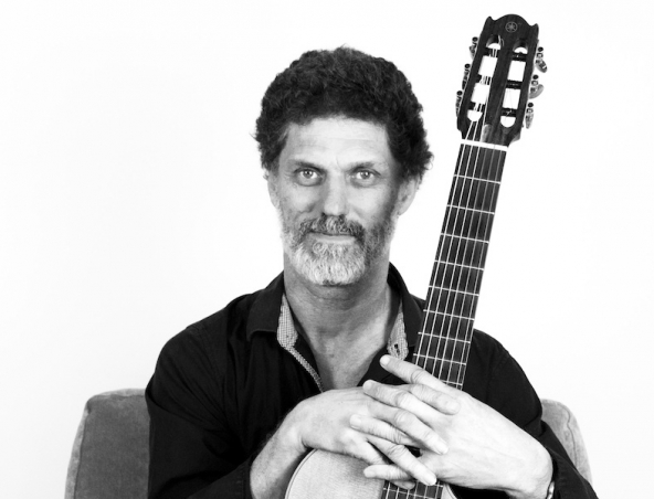 Glenn Rogers, classical guitarist in Perth, photo 3