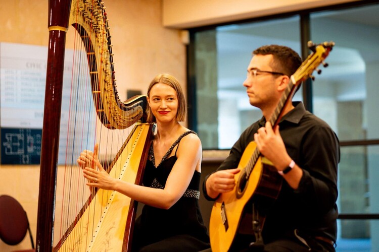 Pluck & Strum, musical duo in Perth, photo 3