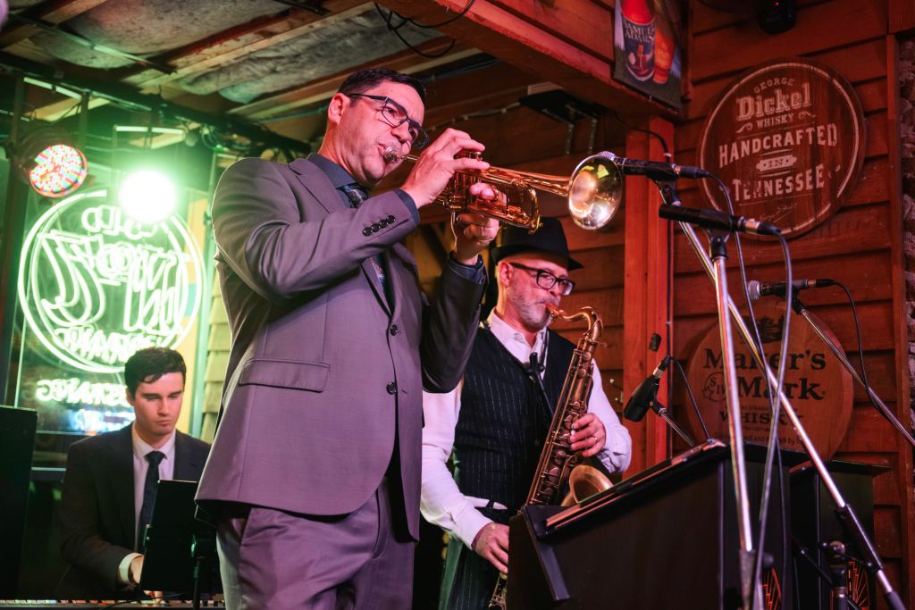 Aj Hix and his Rhythm Six, jazz band in Perth