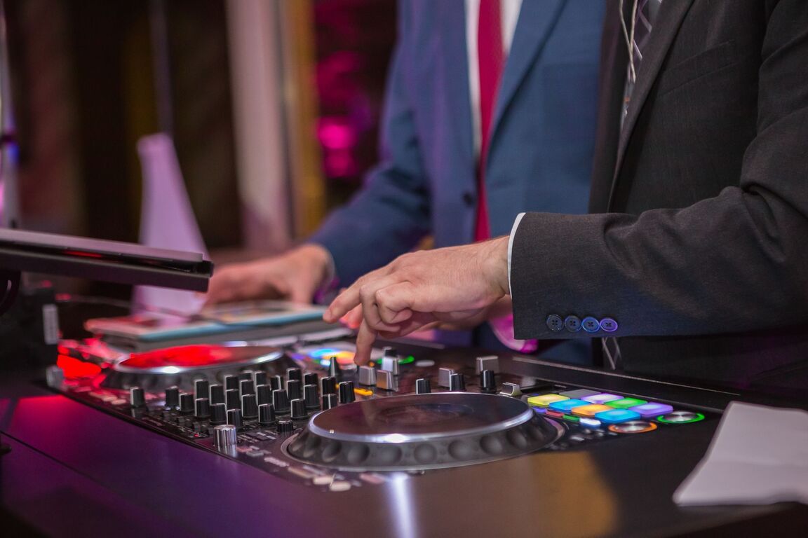 Sonic DJs, wedding band in Perth