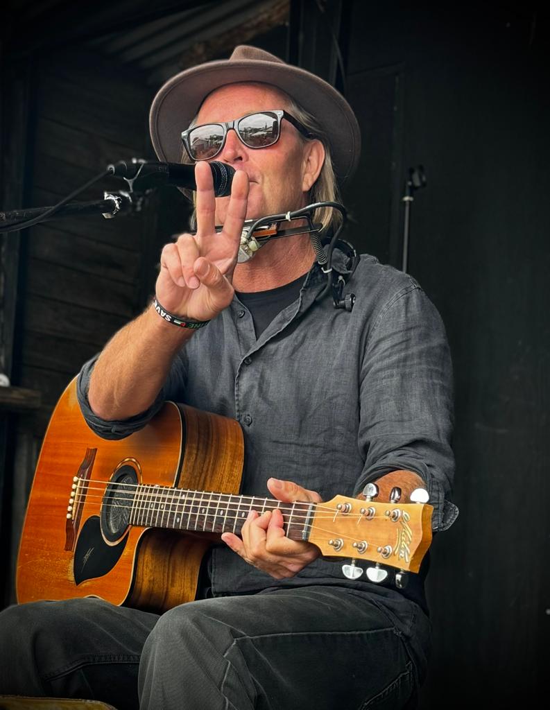 Richie Langford, singer-songwriter in Port Douglas