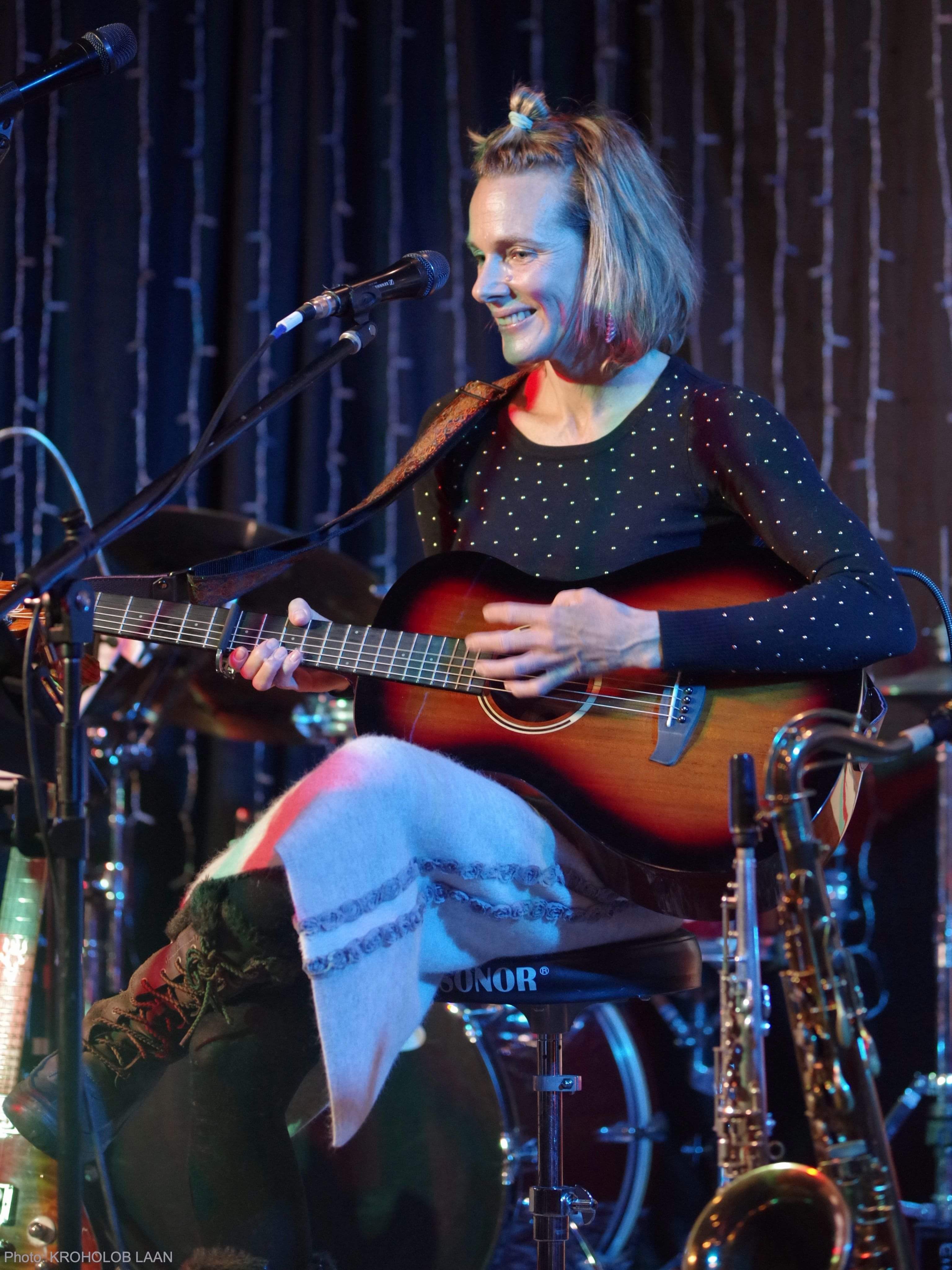 Misty Elliss, folk singer in Secret Harbour, photo 2