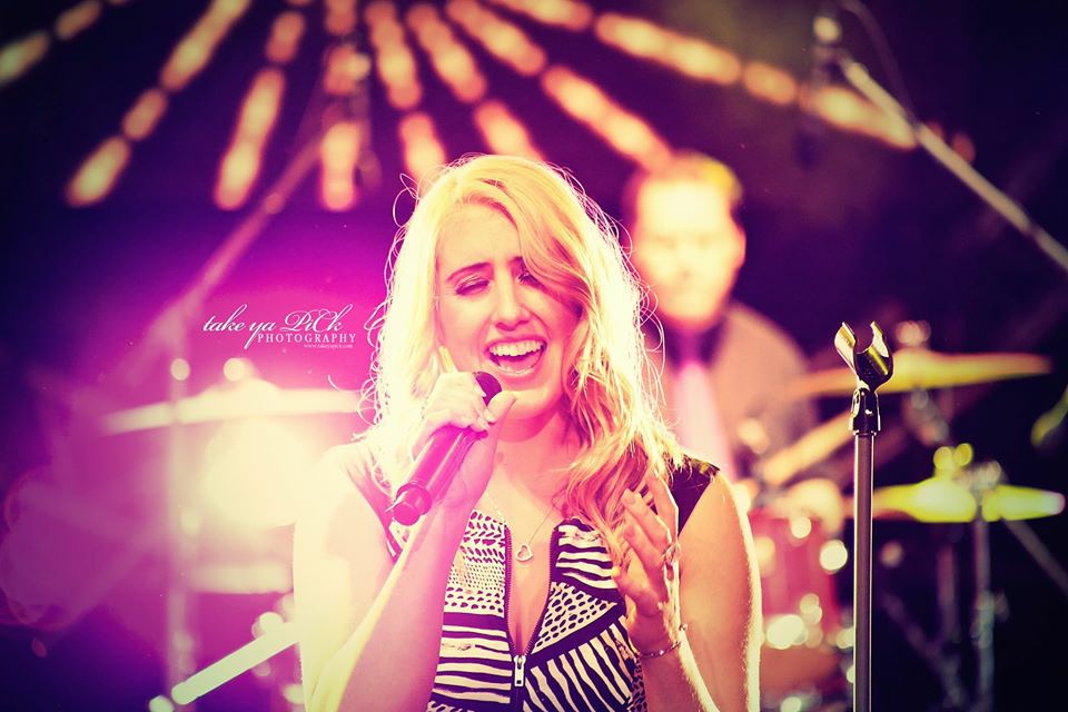 MCG Entertainment, singer in Sandover