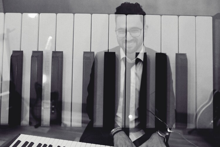 Damian Khoury Music, musical soloist in Sunshine Coast, photo 3
