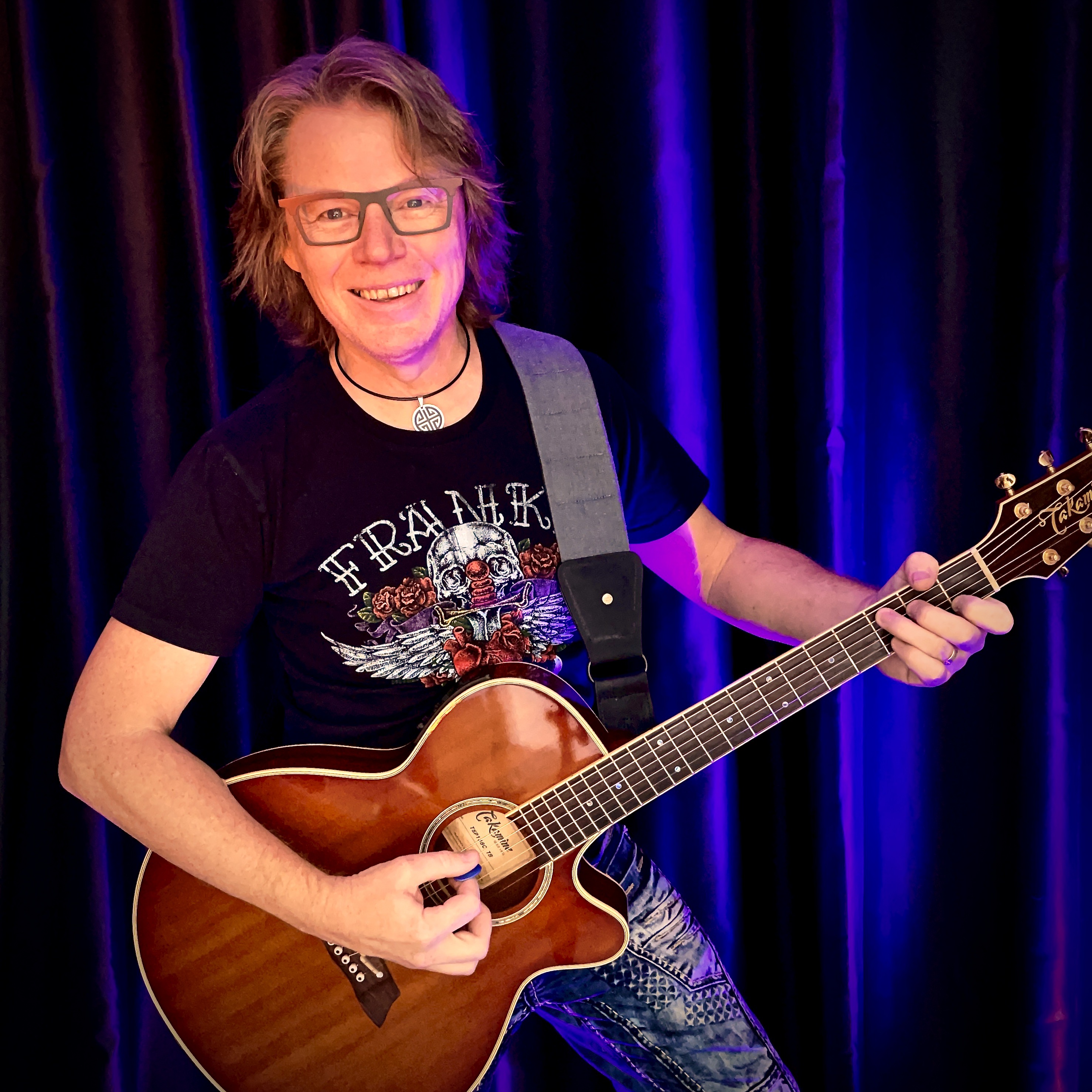 Tony Boyd, singer in Sunshine Coast