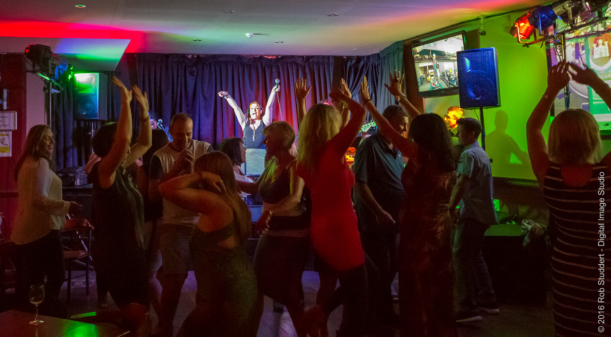 Groovology, cover band in Sunshine Coast, photo 2