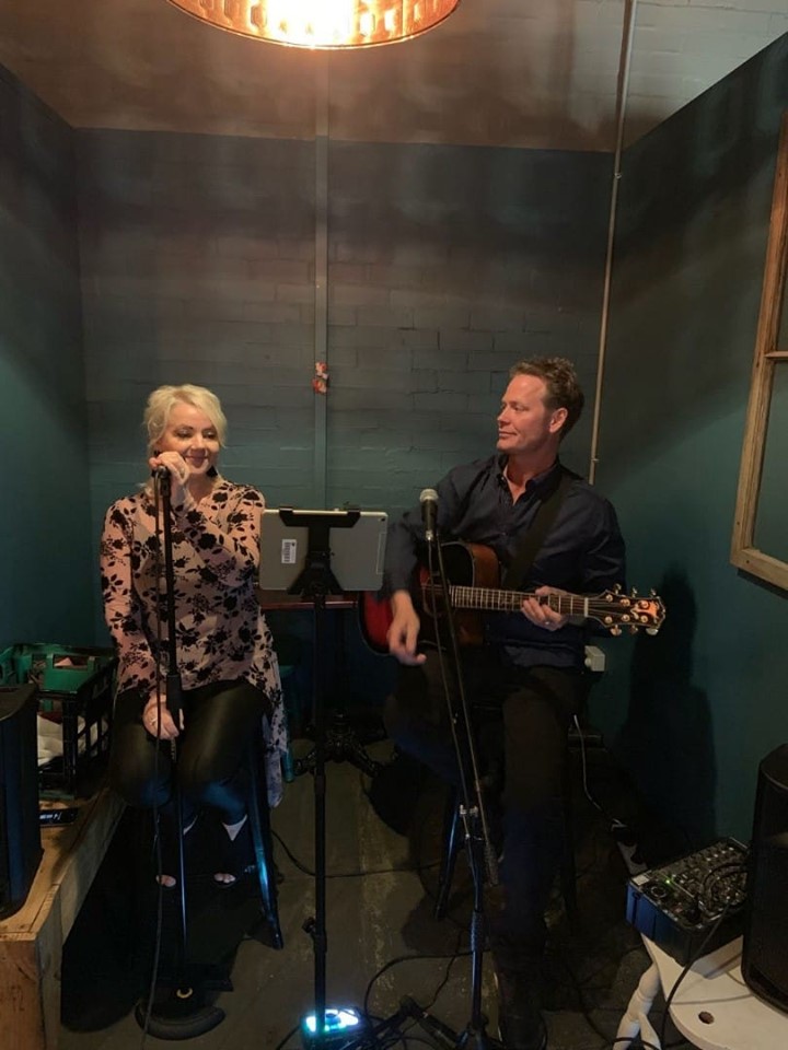Steve & Jewlz, musical duo in Sunshine Coast