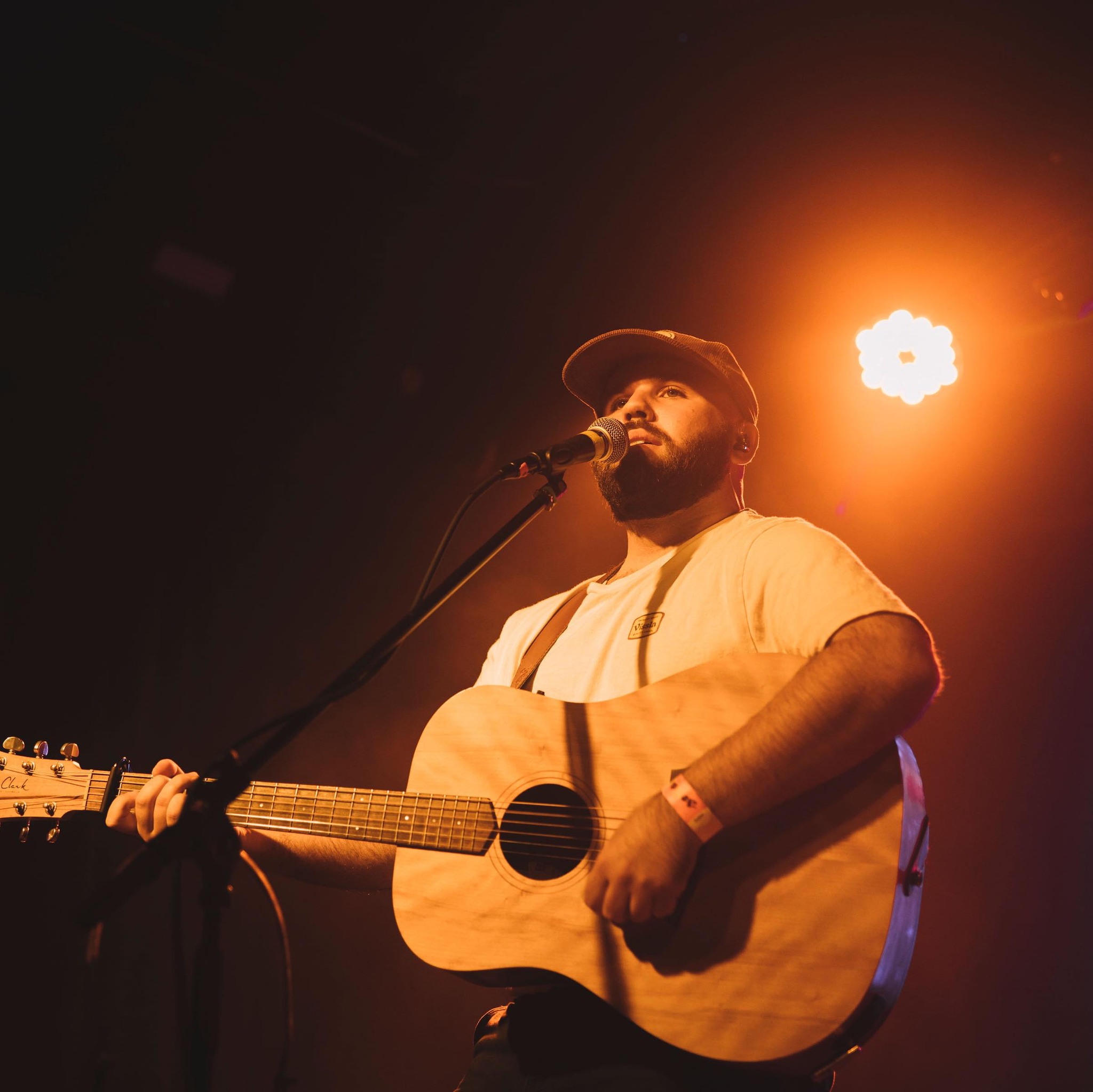Jesse Taylor, folk singer in Sunshine Coast