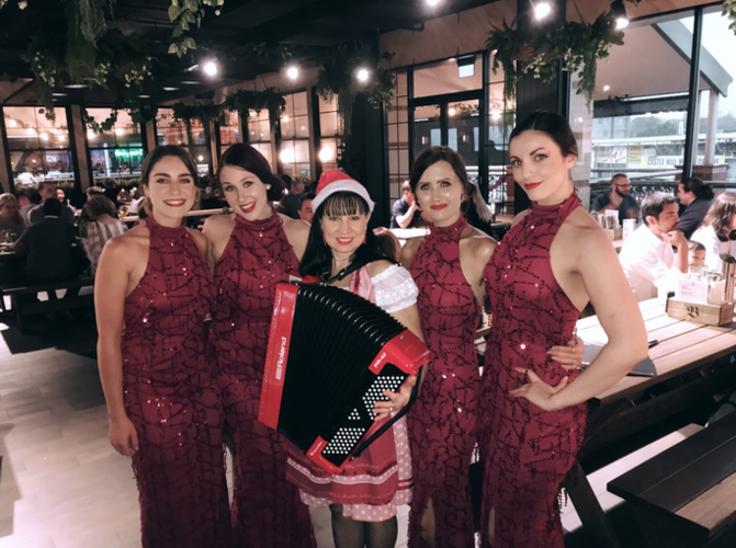 The Smokin' Snowflakes, a cappella group in Sydney, photo 3