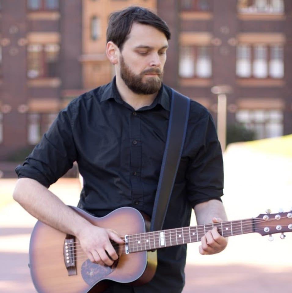 Charlie George, singer in Sydney, photo 2