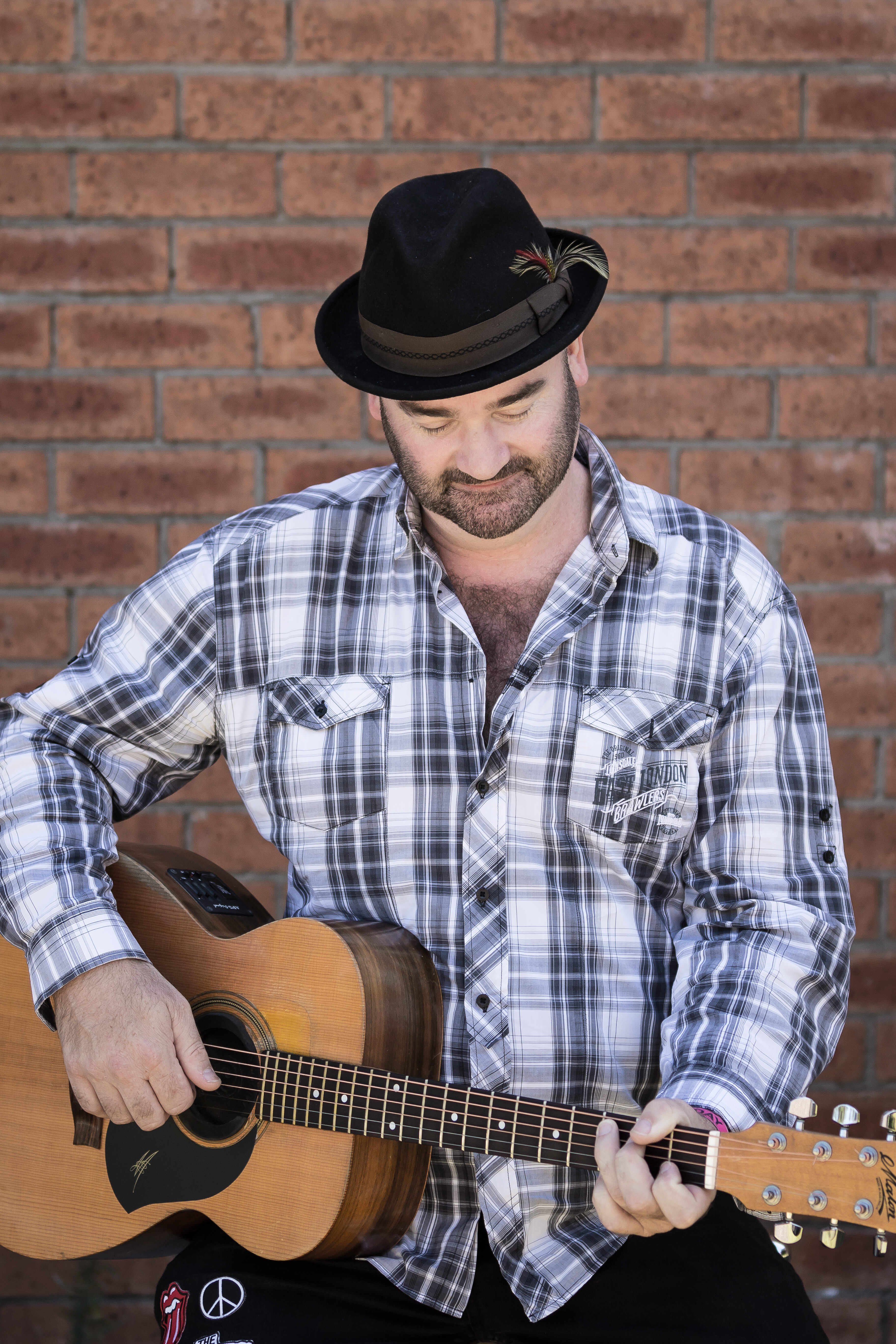 Tim Pringle, singer in Sydney