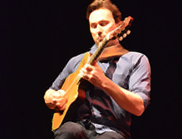 Urban Gypsies, classical guitarist in Sydney, photo 3