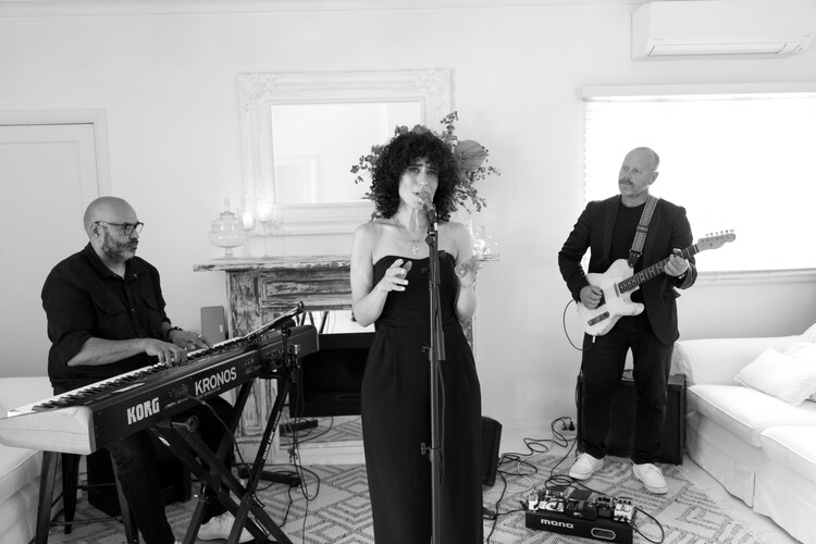 Caviar Club, cover band in Sydney, photo 3