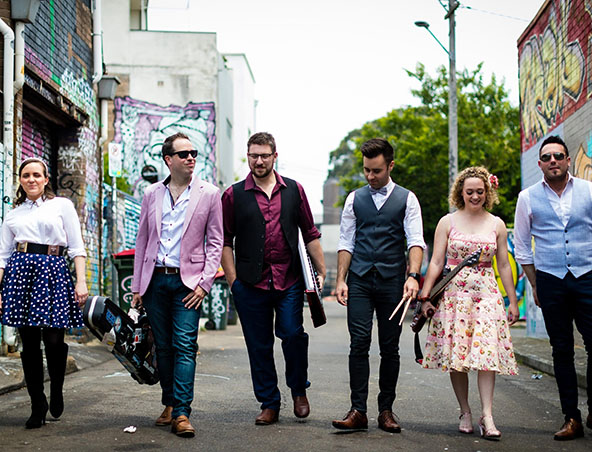 Supercity Groove, cover band in Sydney, photo 3
