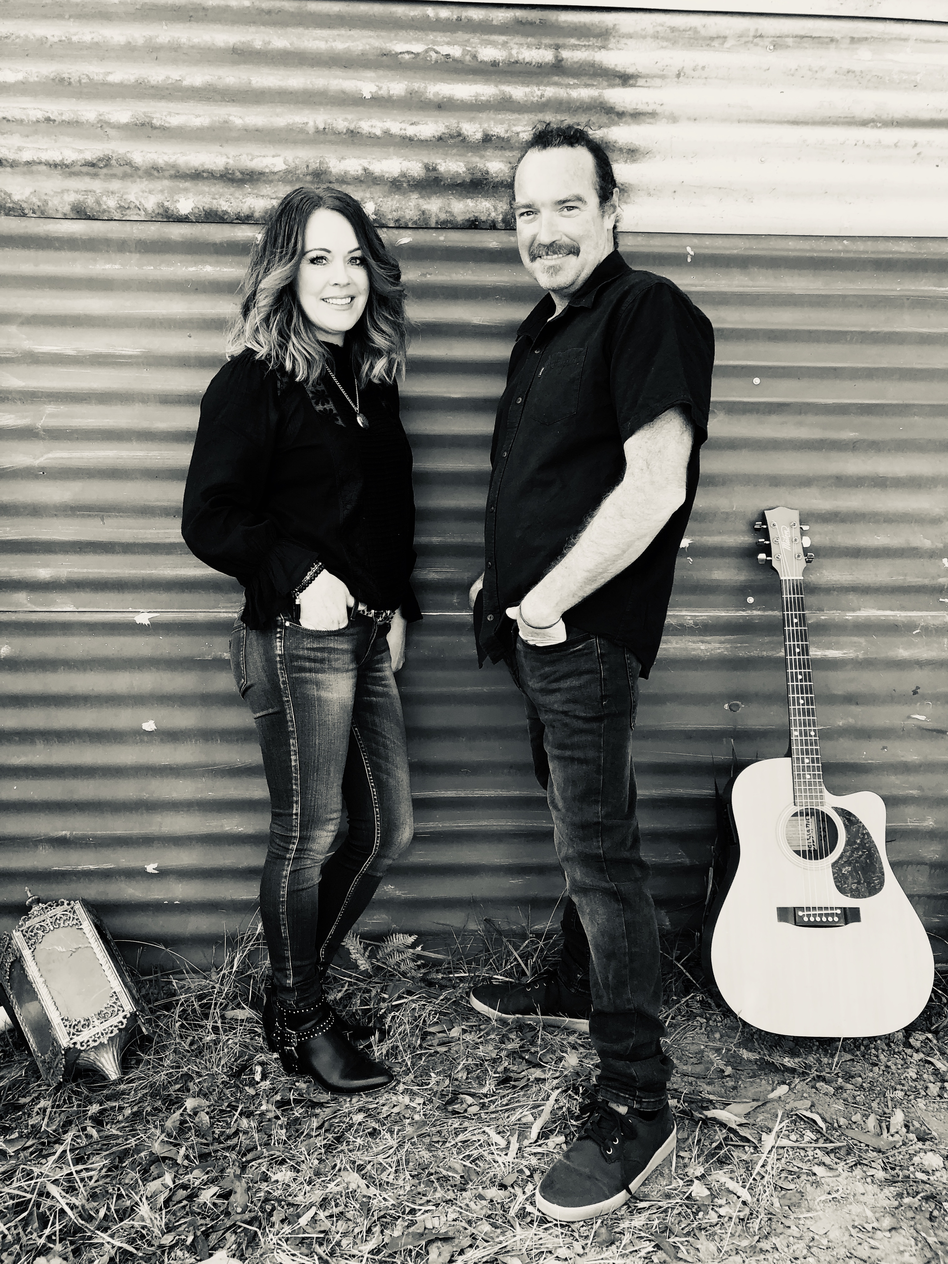 Paula and Owen, musical duo in Sandover, photo 2