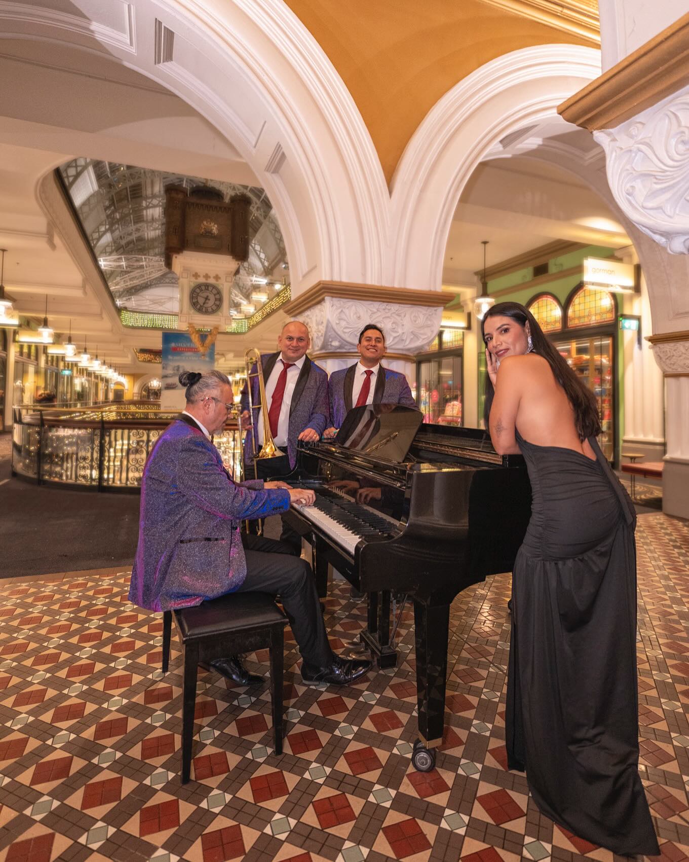 Lucerito Leon, latin band in Sydney