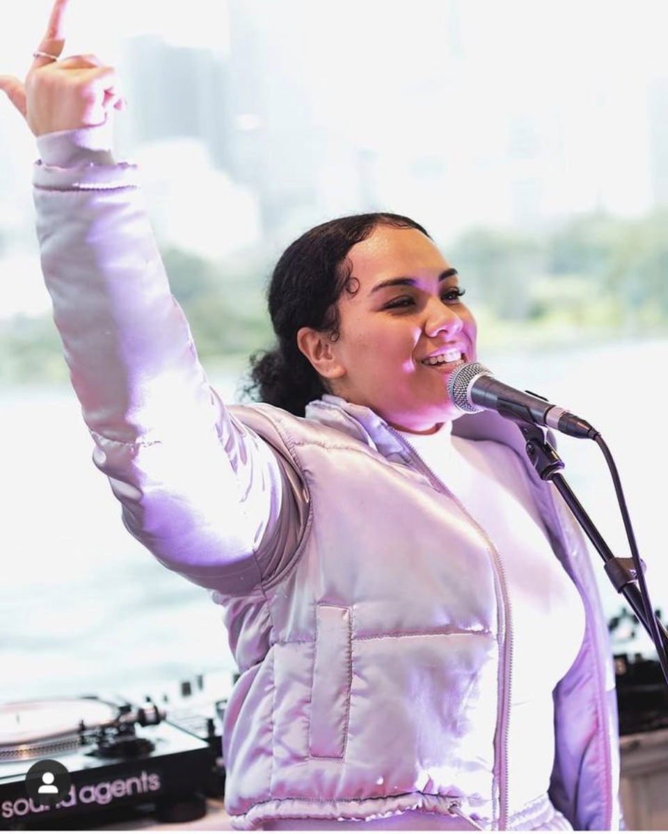 Sela Moon, singer in Sydney