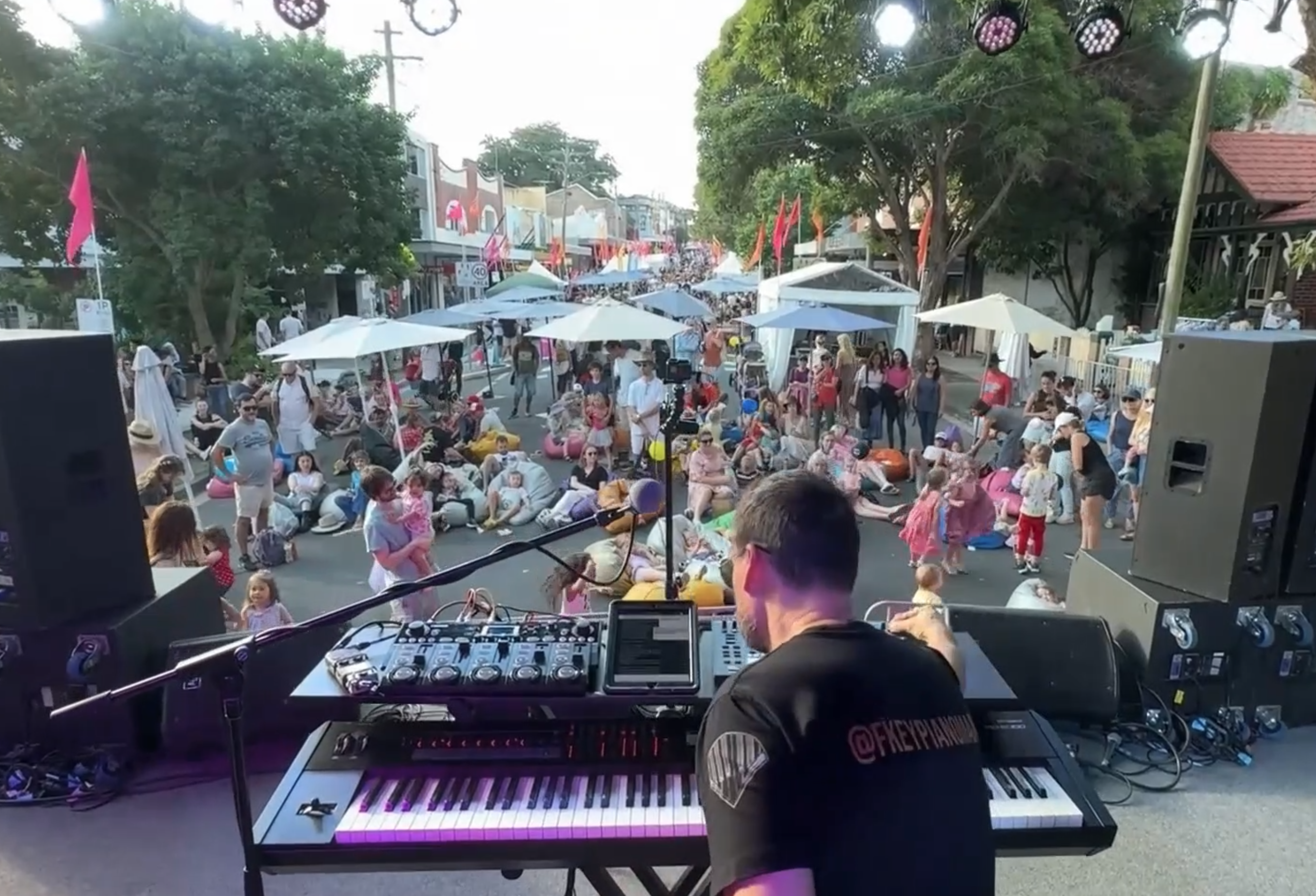 F Key Piano Man, pianist and singer solo in Sydney