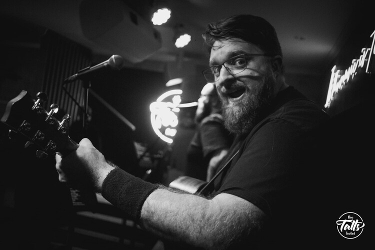 Chris Edwards, singer in Toowoomba, photo 3