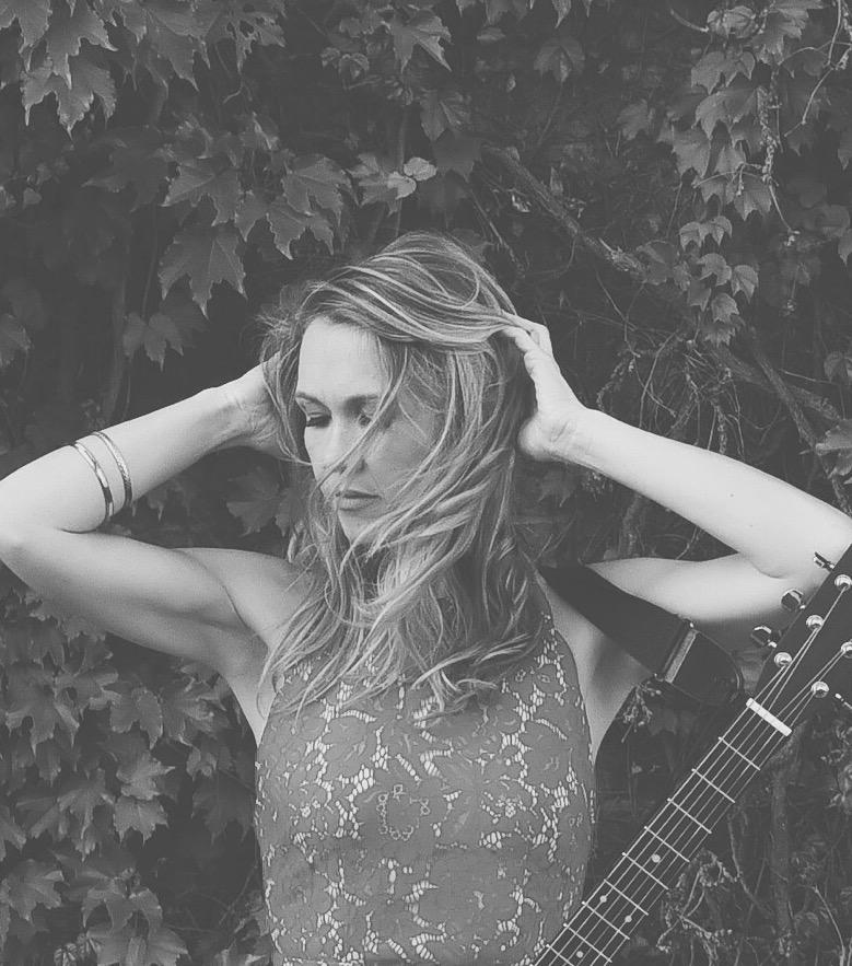 SignyJanelle, jazz singer in Toowoomba, photo 2