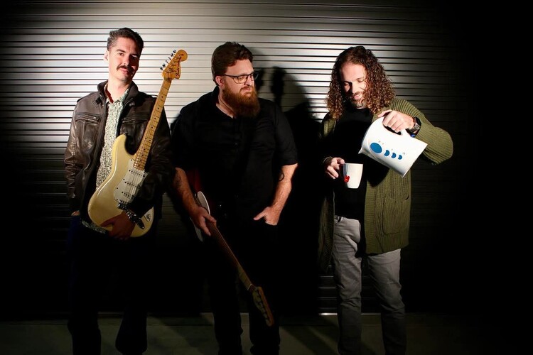 Wheelhouse Deluxe, cover band in Toowoomba, photo 2