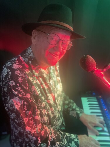 The Groove, pianist and singer solo in Tweed Heads South, photo 3
