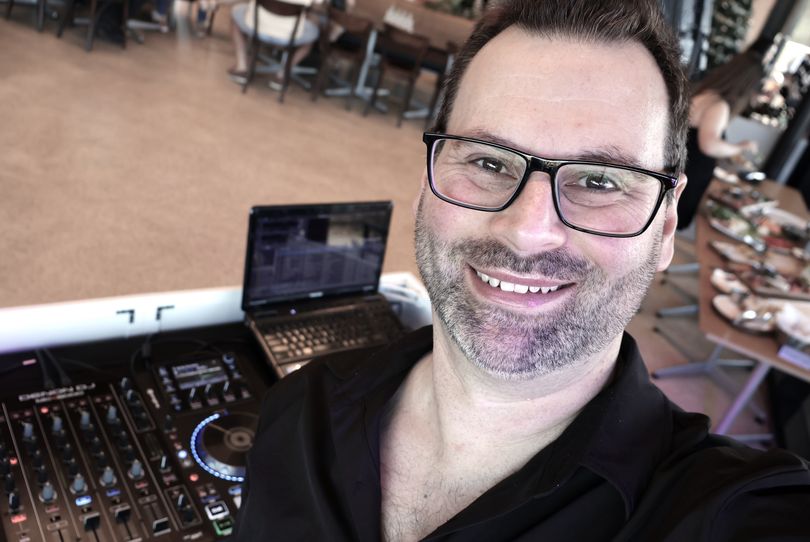 James Reed (DJ & MC), wedding band in Perth, Mandurah, Southwest, photo 2