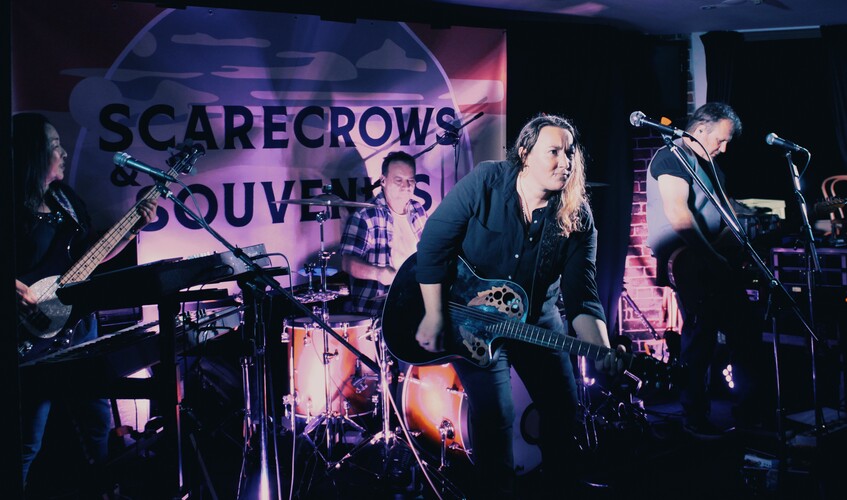 Kate Young, singer in Wollongong, photo 2