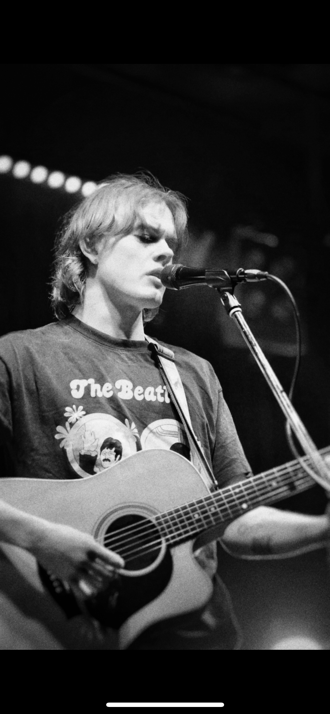 Kye Hallson, folk singer in Wollongong