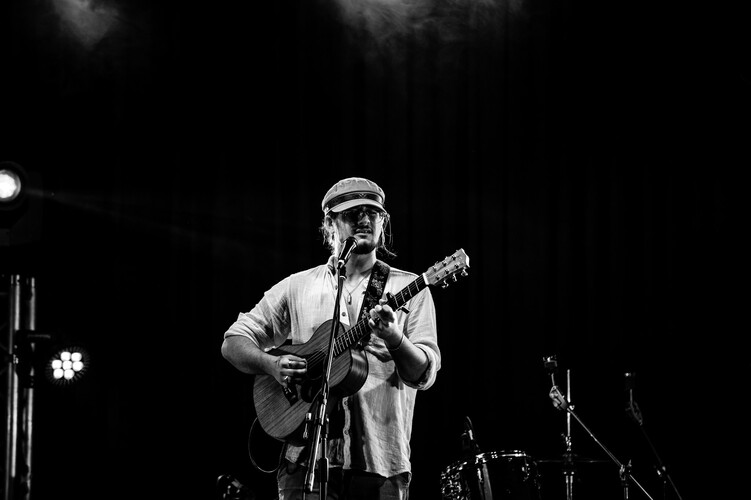 Tayvin Martins, folk singer in Wollongong, photo 3