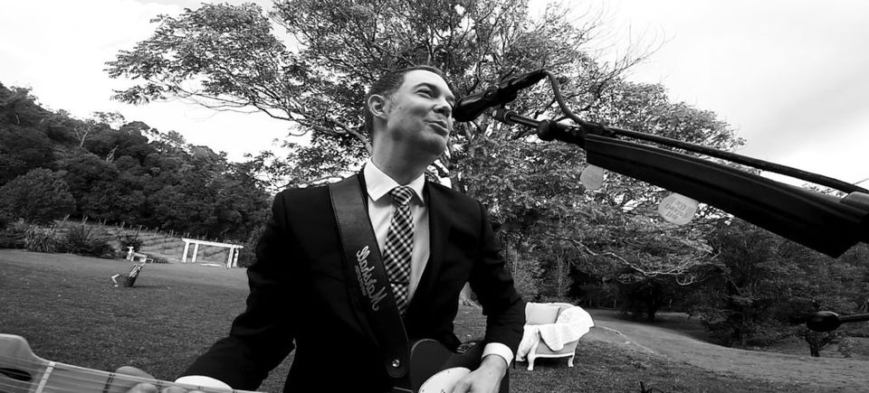 Graham Hobson Entertainment, wedding band in Brisbane, photo 3