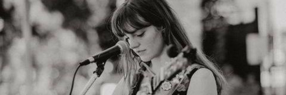 Courteney Hooper, pianist and singer solo in Adelaide, photo 3