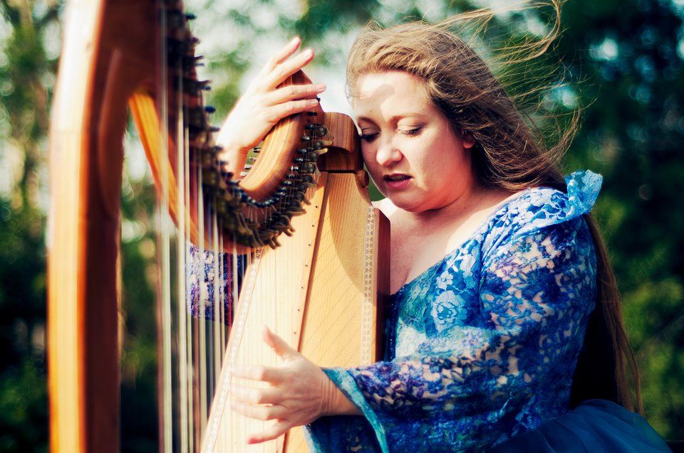 Lady Shaula, harp player in Melbourne