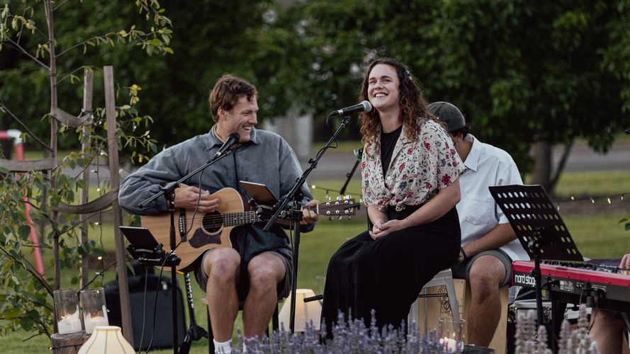 Anna Victoria, acoustic musician in Melbourne, photo 3