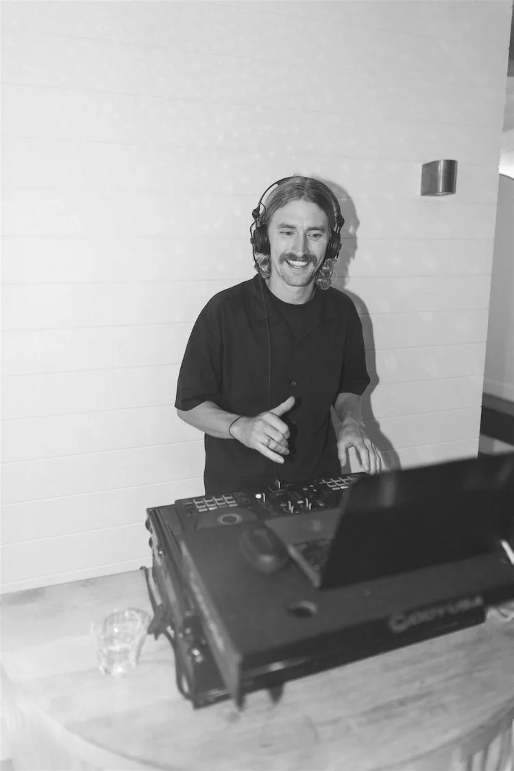 Niall Lochhead, wedding singer in NSW, photo 2