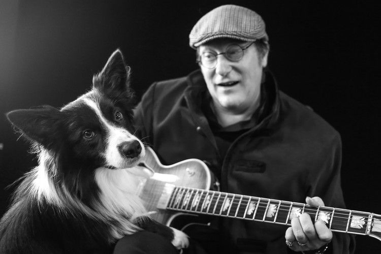 Pete Hawkes, classical guitarist in Newcastle, photo 3