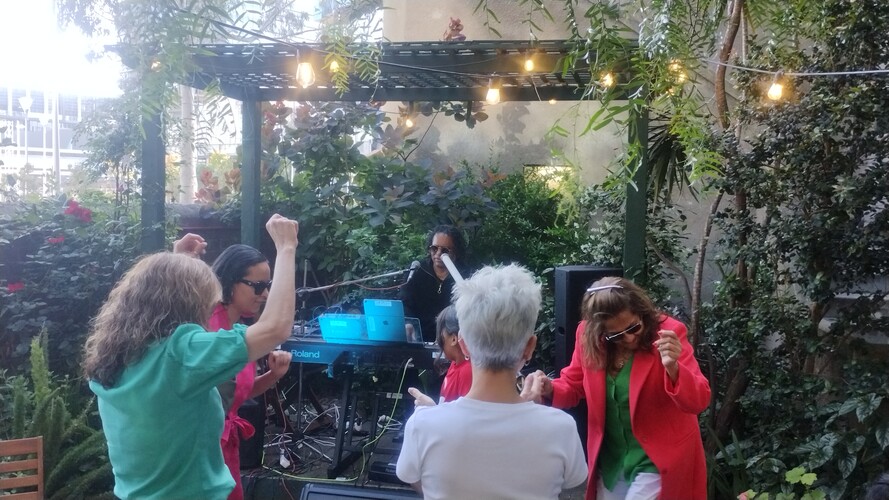 Dinash Daniel, pianist and singer solo in Melbourne, photo 3