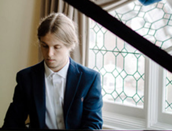 Sydney Piano Player, pianist in Sydney, photo 2