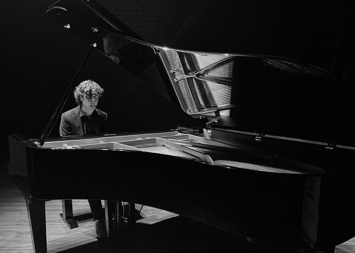 Darcy Maishman, pianist in Richmond, photo 3